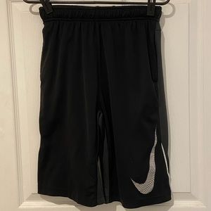 ♥️Nike Boys Dri-Fit Shorts.